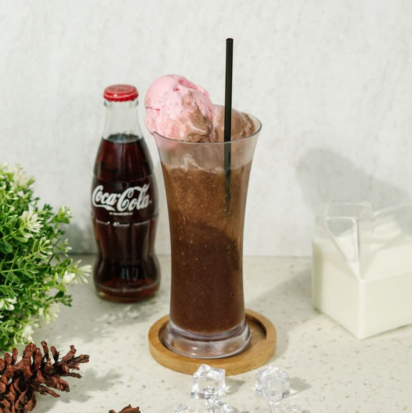 Cola / Fanta Float